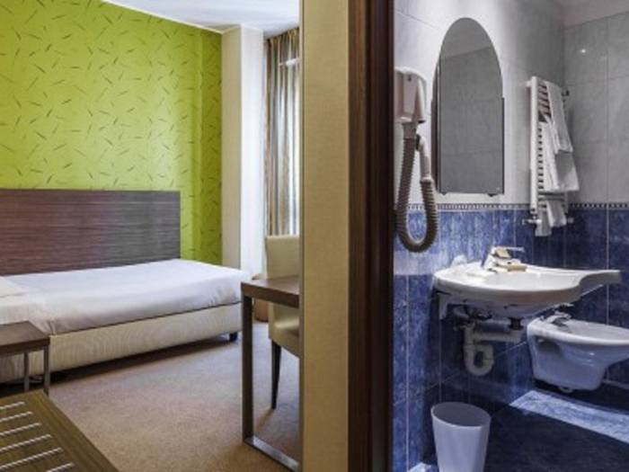 Premium single room Hotel Des Etrangers*** MILAN