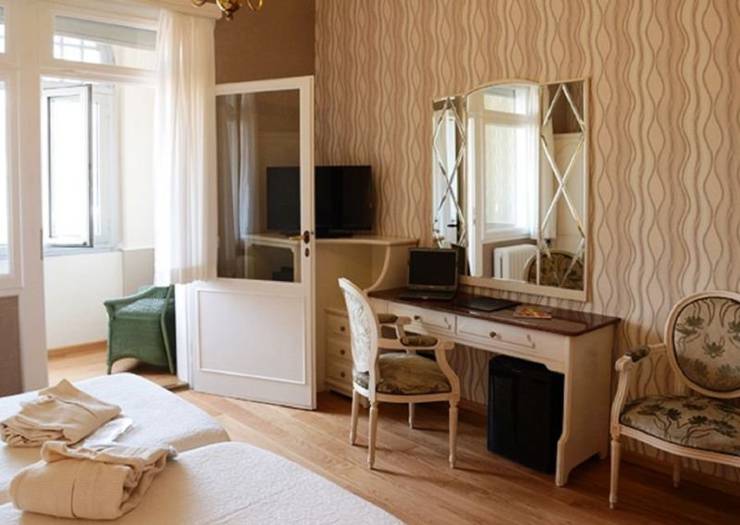 Superior twin room Hotel Metropole & Suisse Au Lac**** COMO