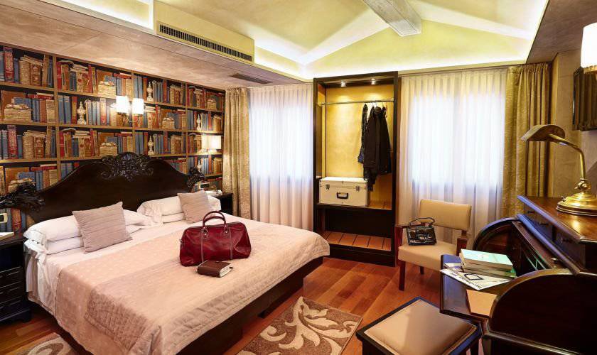 Camera classic matrimoniale o due letti Hotel Saturnia & International**** VENEZIA Camera classic matrimoniale o due letti Hotel Saturnia & International**** VENEZIA