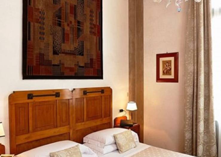 Small double room Hotel Saturnia & International**** VENICE Small double room Hotel Saturnia & International**** VENICE