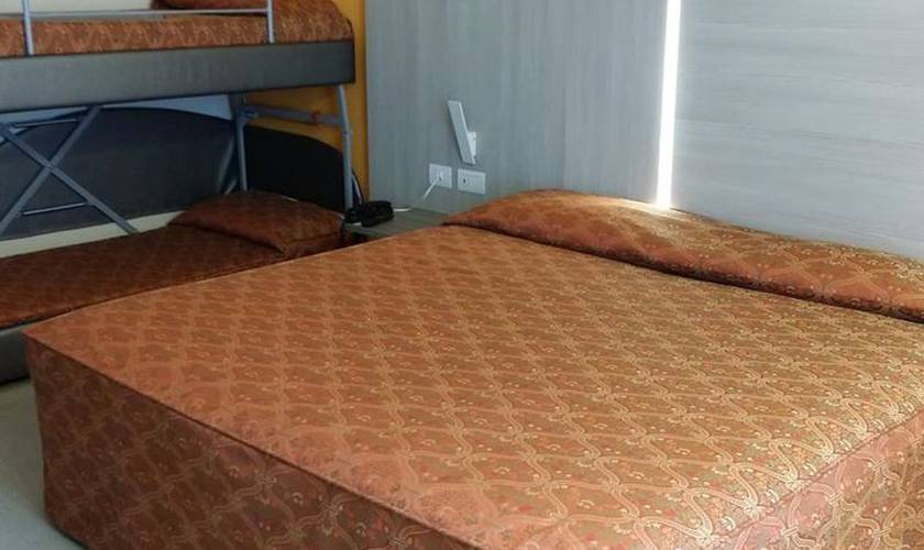 Family room Alfa Fiera Hotel**** VICENZA Family room Alfa Fiera Hotel**** VICENZA