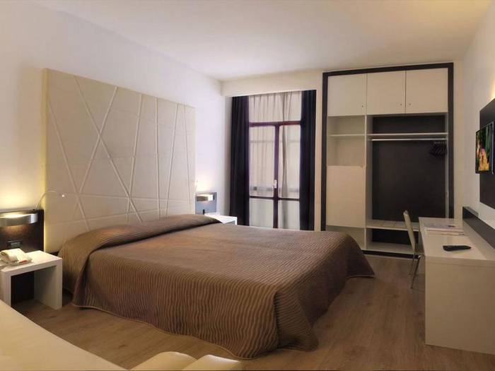 Quadruple room hotel ambasciatori**** venezia-mestre Quadruple room hotel ambasciatori**** venezia-mestre