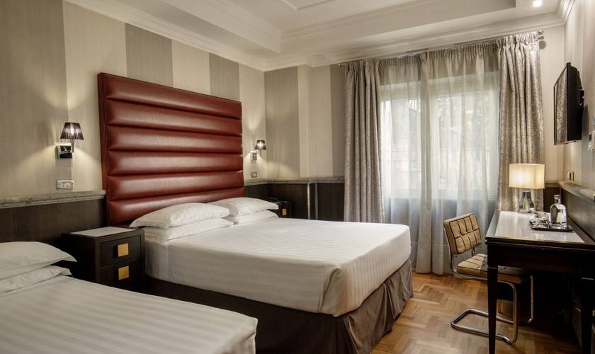 Camera standard tripla Hotel Royal Court**** ROMA