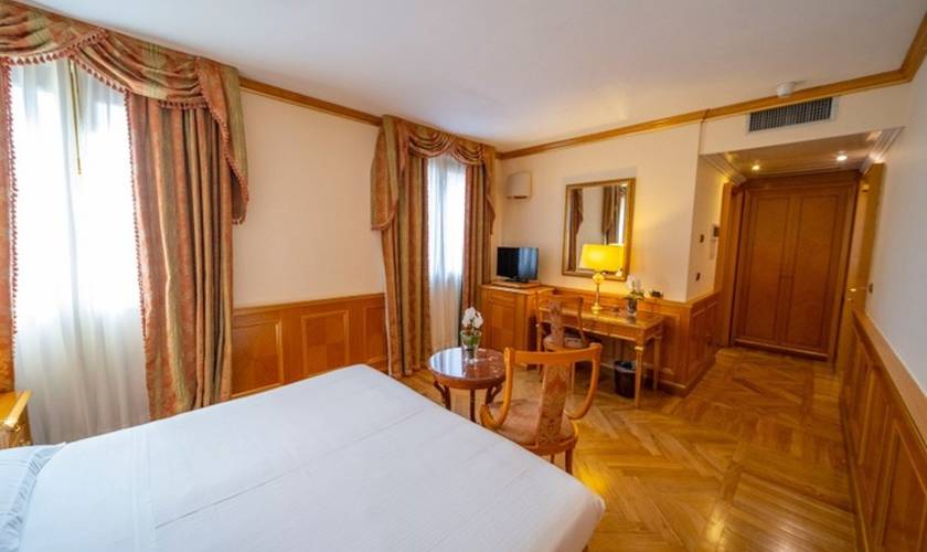 Superior double room Andreola Central Hotel**** MILAN Superior double room Andreola Central Hotel**** MILAN