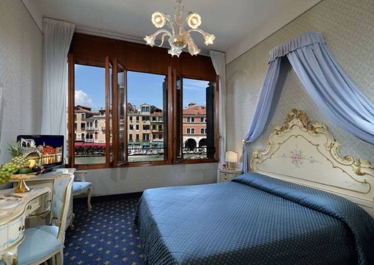 Camera deluxe matrimoniale con vista Hotel Rialto**** VENEZIA Camera deluxe matrimoniale con vista Hotel Rialto**** VENEZIA