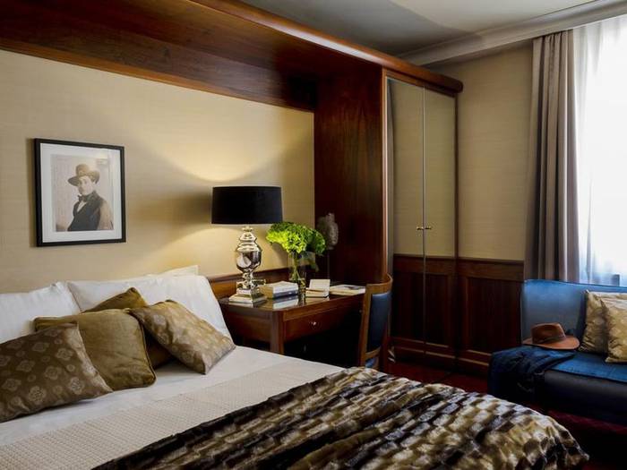 Double room with french bed hotel accademia**** verona Double room with french bed hotel accademia**** verona