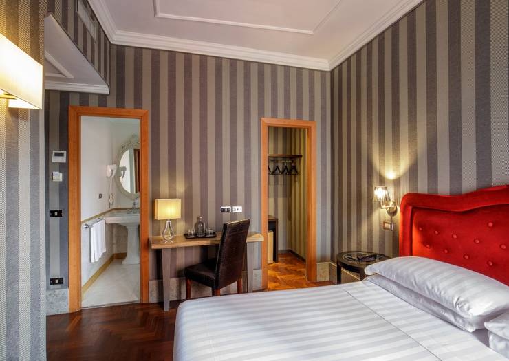 Camera standard matrimoniale Hotel Royal Court**** ROMA Camera standard matrimoniale Hotel Royal Court**** ROMA