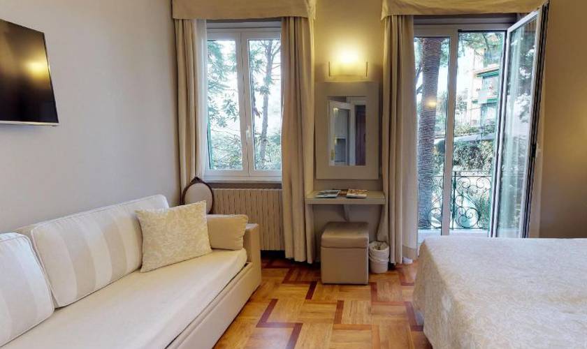 Triple room Hotel Metropole & Santa Margherita**** SANTA MARGHERITA LIGURE Triple room Hotel Metropole & Santa Margherita**** SANTA MARGHERITA LIGURE