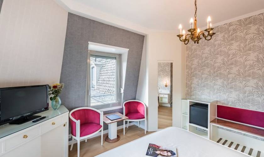 Classic twin room Hotel Metropole & Suisse Au Lac**** COMO Classic twin room Hotel Metropole & Suisse Au Lac**** COMO