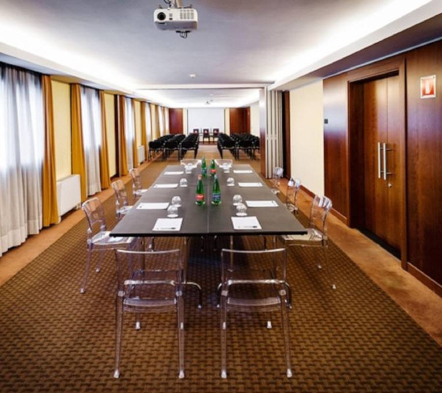 Sala reggia Hotel Dei Cavalieri Caserta**** CASERTA Sala reggia Hotel Dei Cavalieri Caserta**** CASERTA