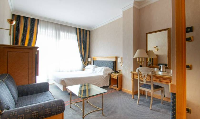 Deluxe double room Hotel Excelsior San Marco**** BERGAMO Deluxe double room Hotel Excelsior San Marco**** BERGAMO