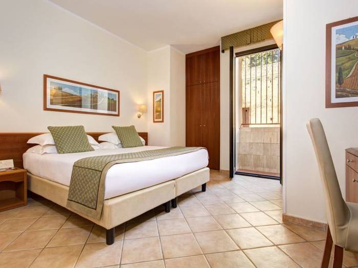 Economy double room Hotel Athena**** SIENA Economy double room Hotel Athena**** SIENA