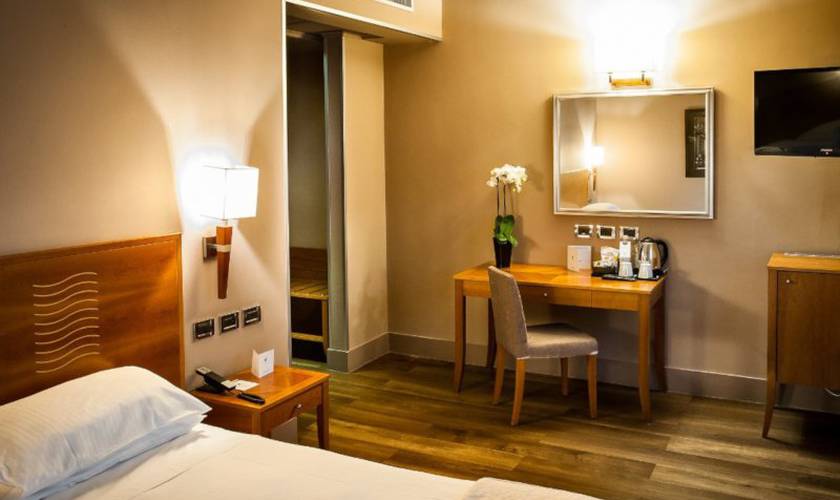 Superior double room Hotel Dei Cavalieri Caserta**** CASERTA Superior double room Hotel Dei Cavalieri Caserta**** CASERTA