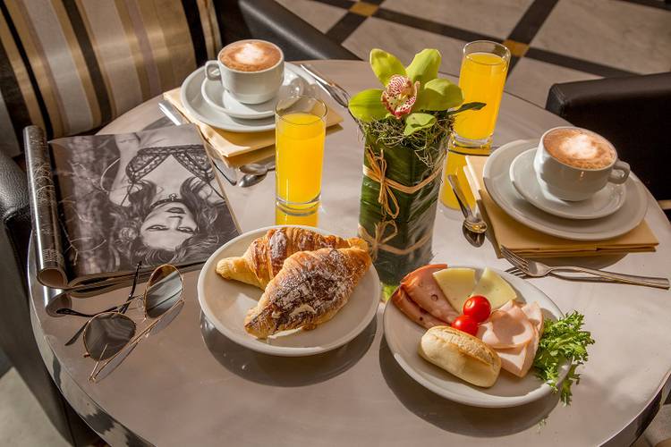 Buffet breakfast Hotel Royal Court**** ROME