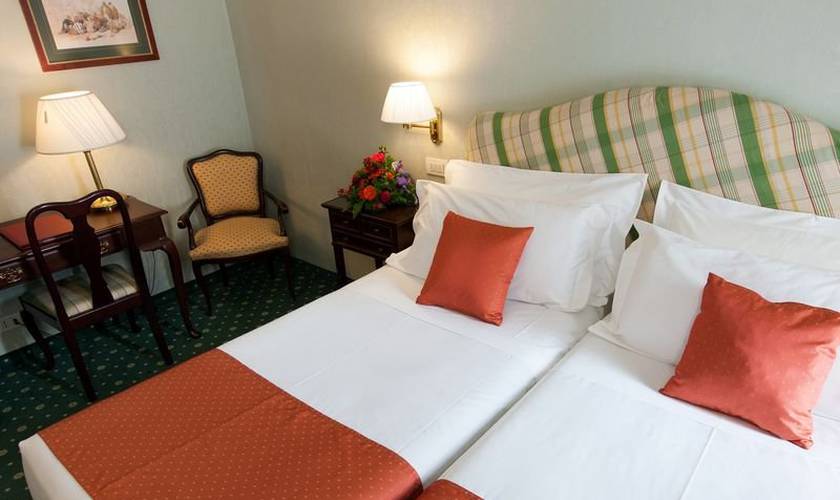 Camera classic a due letti Hotel Victoria**** TORINO Camera classic a due letti Hotel Victoria**** TORINO