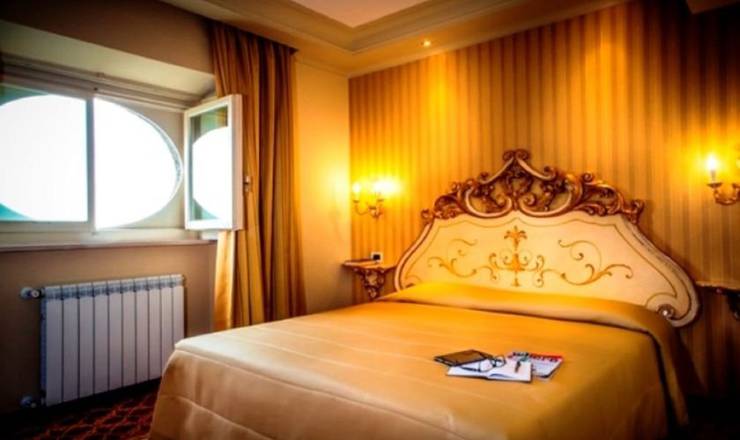 Deluxe double or twin room villa tuscolana park hotel**** roma-frascati Deluxe double or twin room villa tuscolana park hotel**** roma-frascati
