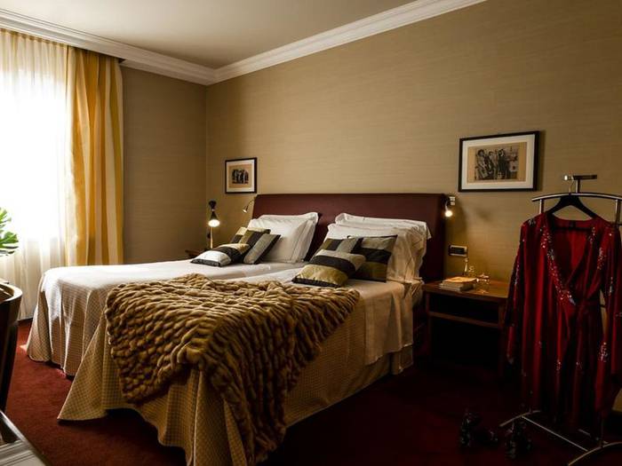 Double or twin beds room hotel accademia**** verona Double or twin beds room hotel accademia**** verona