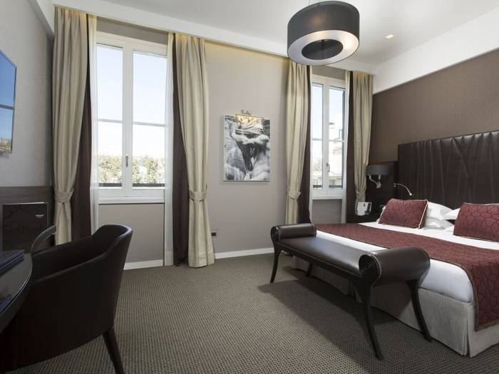 Deluxe double room hotel artemide**** rome Deluxe double room hotel artemide**** rome