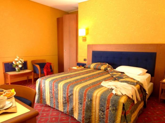 Superior double room hotel des etrangers*** milan Superior double room hotel des etrangers*** milan