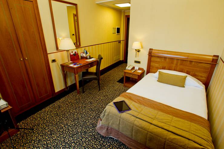 Camera classic singola Hotel Dei Cavalieri Caserta**** CASERTA Camera classic singola Hotel Dei Cavalieri Caserta**** CASERTA