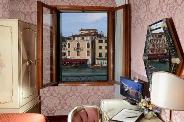 Classic single room Hotel Rialto**** in VENICE