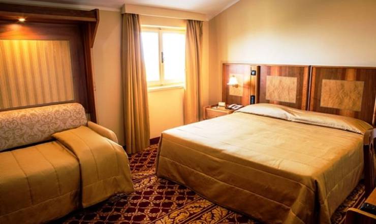 Superior triple room villa tuscolana park hotel**** roma-frascati Superior triple room villa tuscolana park hotel**** roma-frascati