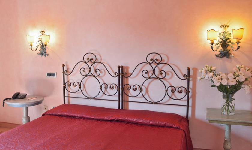 Classic room eith double or twin beds Hotel Boccaccio**** PISA-CALCINAIA Classic room eith double or twin beds Hotel Boccaccio**** PISA-CALCINAIA