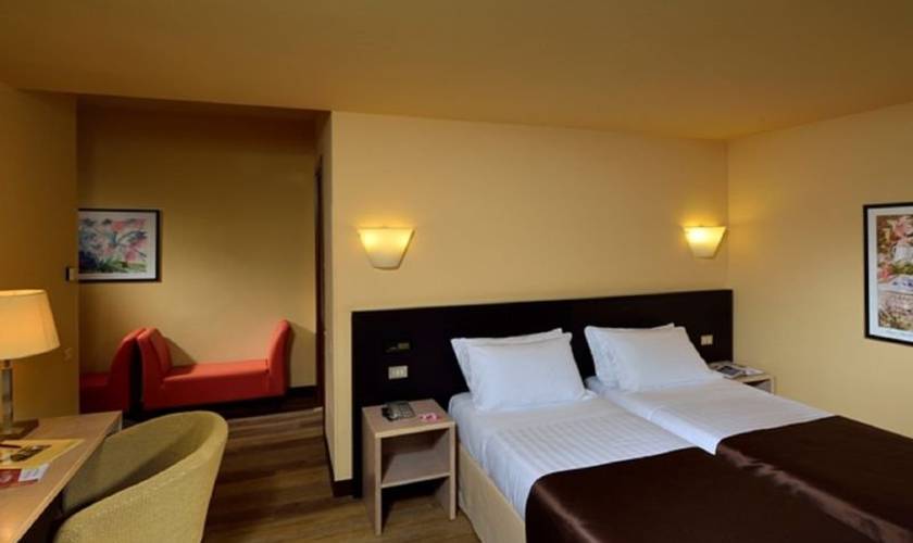 Twin room Hotel Carlton*** FERRARA