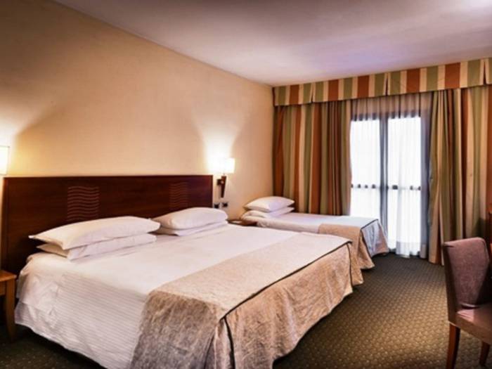 Business triple room hotel dei cavalieri caserta**** Business triple room hotel dei cavalieri caserta****