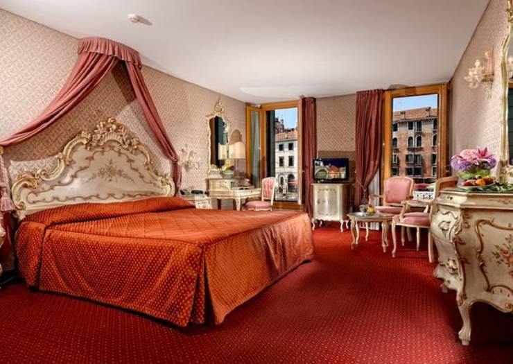 Junior suite con vista sul canal grande Hotel Rialto**** VENEZIA Junior suite con vista sul canal grande Hotel Rialto**** VENEZIA