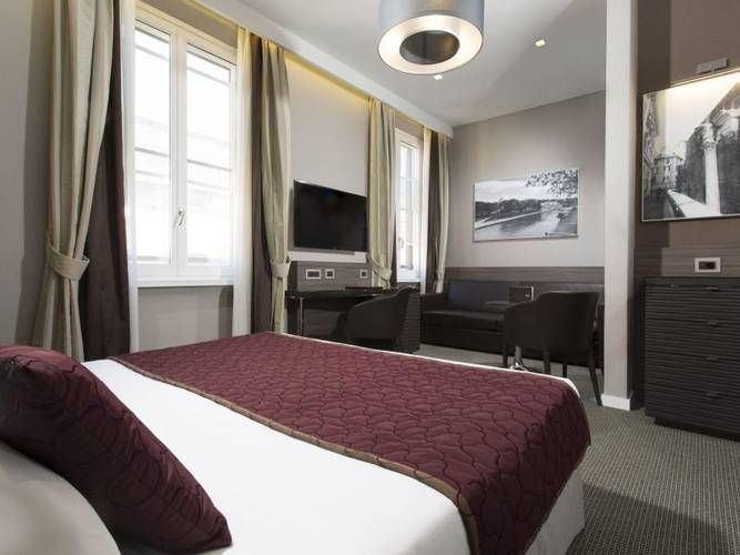 Deluxe triple room hotel artemide**** rome Deluxe triple room hotel artemide**** rome