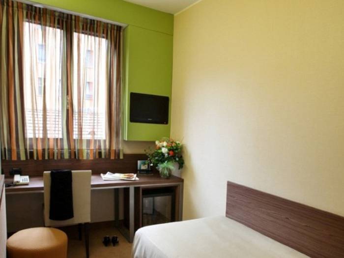 Economy single room Hotel Des Etrangers*** MILAN
