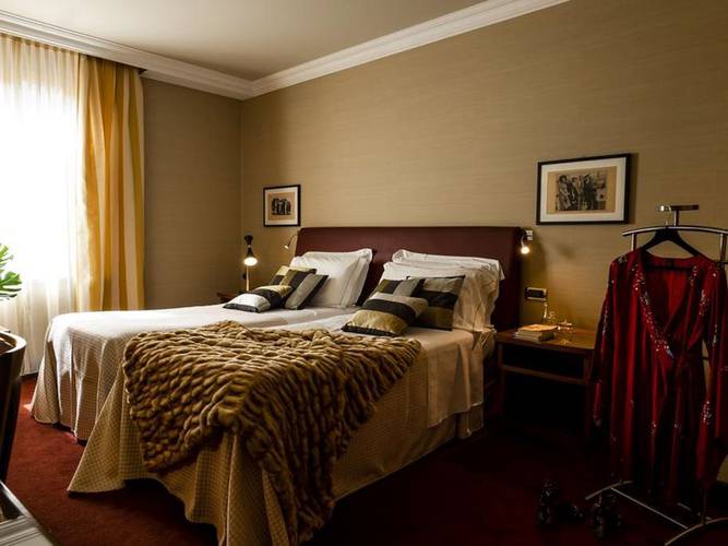 Superior double or twin beds room hotel accademia**** verona Superior double or twin beds room hotel accademia**** verona