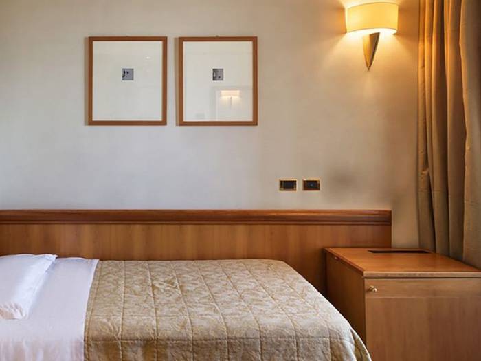Camera classic singola hotel ambasciatori rimini**** Camera classic singola hotel ambasciatori rimini****