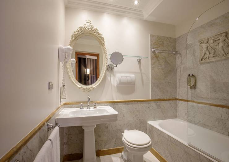 Camera standard matrimoniale Hotel Royal Court**** ROMA Camera standard matrimoniale Hotel Royal Court**** ROMA
