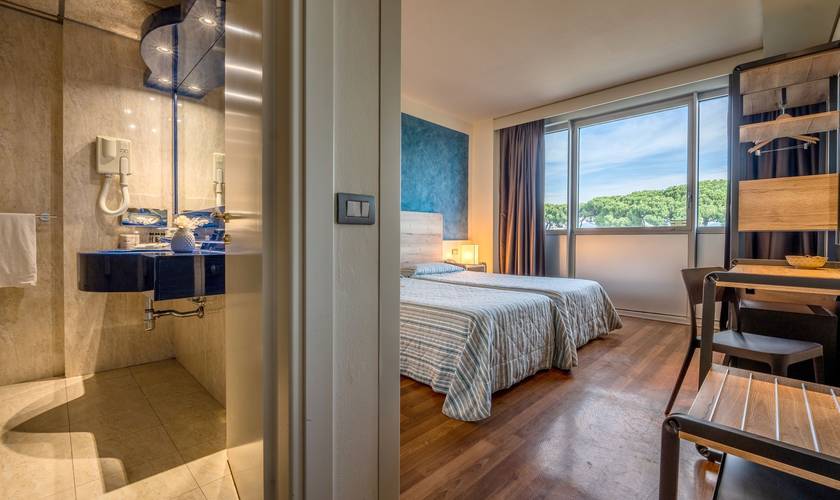 Standard twin room Hotel Galilei**** PISA