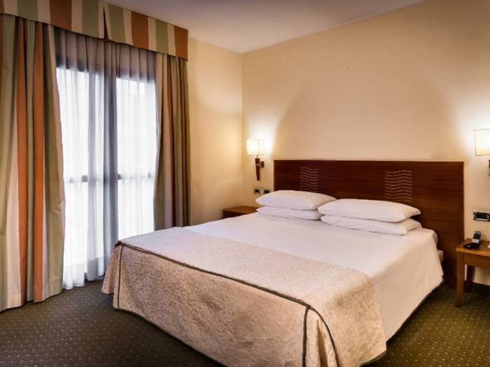 Classic double room hotel dei cavalieri caserta**** Classic double room hotel dei cavalieri caserta****