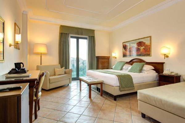 Quadruple room Hotel Athena**** in SIENA