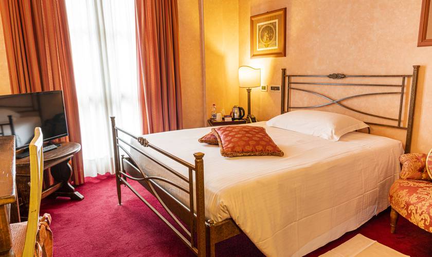 Classic room with french bed Hotel Boccaccio**** PISA-CALCINAIA