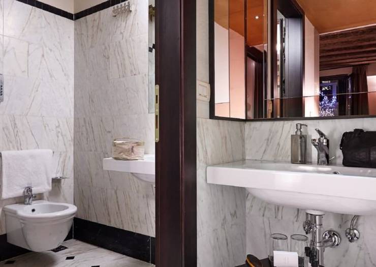 Triple room Hotel Saturnia & International**** VENICE Triple room Hotel Saturnia & International**** VENICE