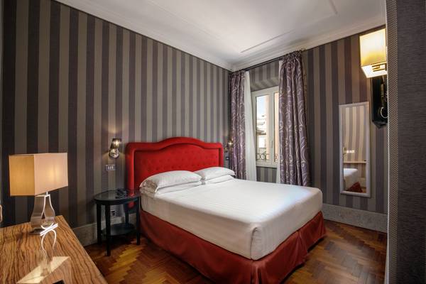 Camera standard matrimoniale Hotel Royal Court**** a ROMA