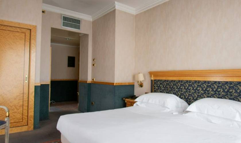 Deluxe double room Hotel Excelsior San Marco**** BERGAMO Deluxe double room Hotel Excelsior San Marco**** BERGAMO