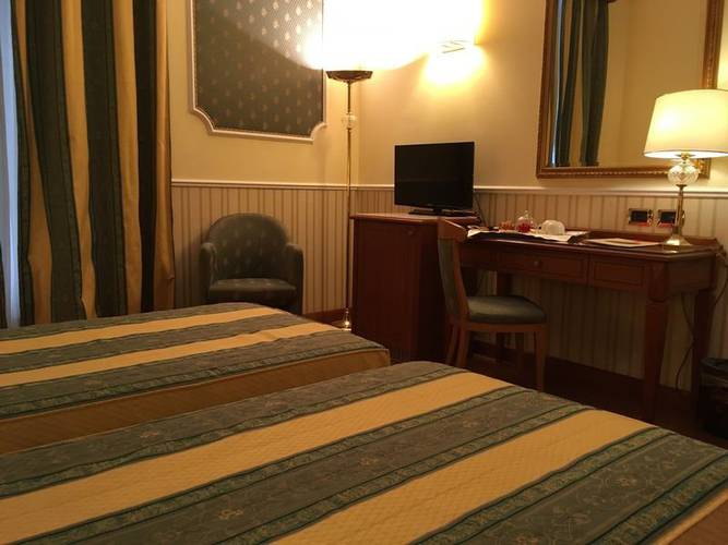 Classic twin room Andreola Central Hotel**** MILAN Classic twin room Andreola Central Hotel**** MILAN