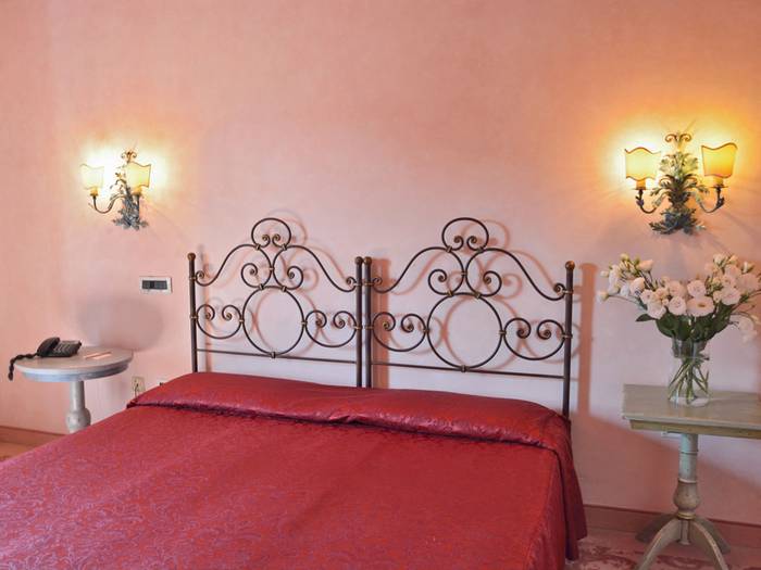Classic room eith double or twin beds hotel boccaccio**** pisa-calcinaia Classic room eith double or twin beds hotel boccaccio**** pisa-calcinaia