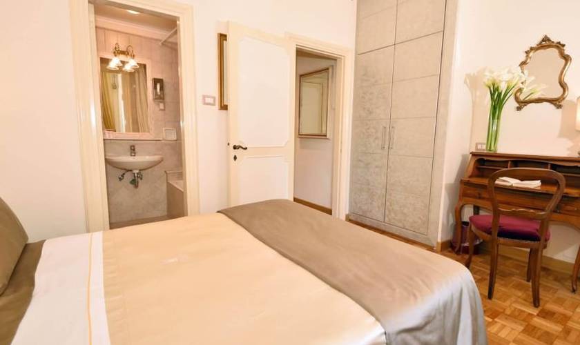 Room double for single use Hotel Forum**** ROME