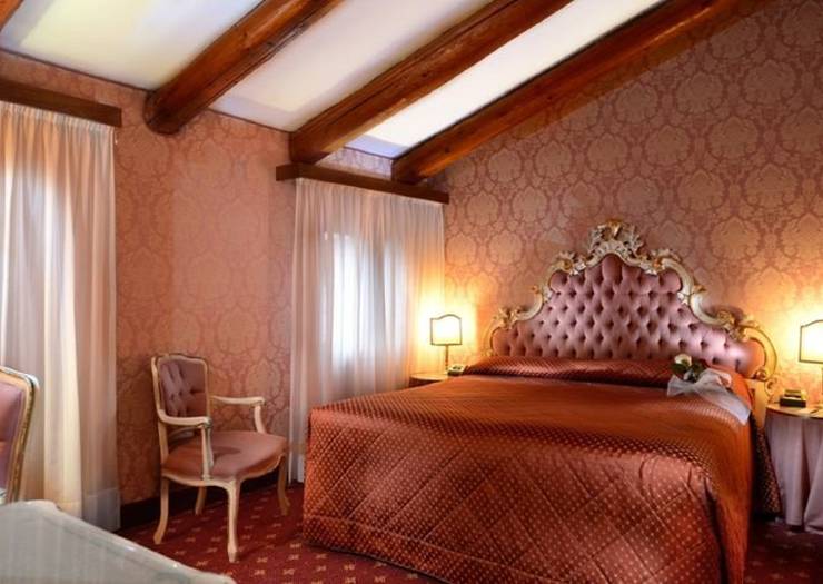 Camera classic matrimoniale Hotel Rialto**** VENEZIA Camera classic matrimoniale Hotel Rialto**** VENEZIA