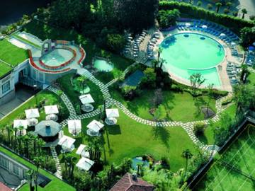 Piscina all'aperto regina palace hotel**** stresa-lago maggiore Piscina all'aperto regina palace hotel**** stresa-lago maggiore