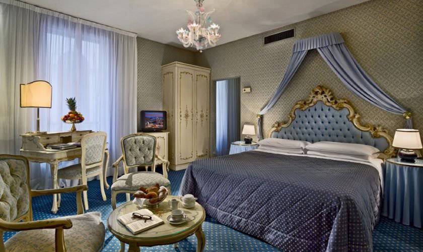 Junior suite con vista sul canal grande Hotel Rialto**** VENEZIA Junior suite con vista sul canal grande Hotel Rialto**** VENEZIA