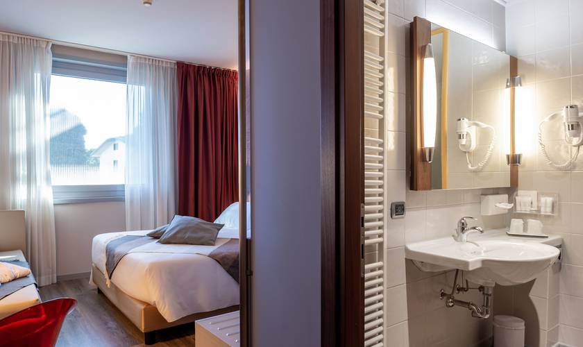 Camera tripla First Hotel Malpensa**** MILANO-MALPENSA Camera tripla First Hotel Malpensa**** MILANO-MALPENSA