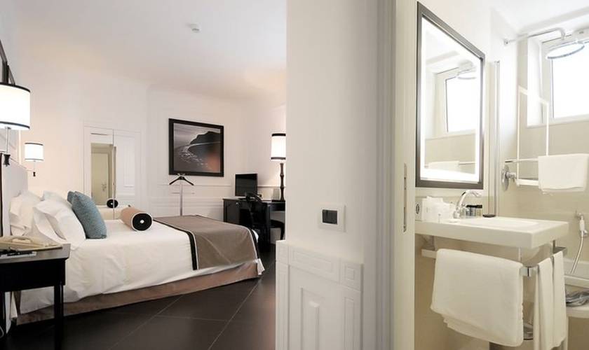 Executive double room Grand Hotel Oriente**** NAPLES Executive double room Grand Hotel Oriente**** NAPLES